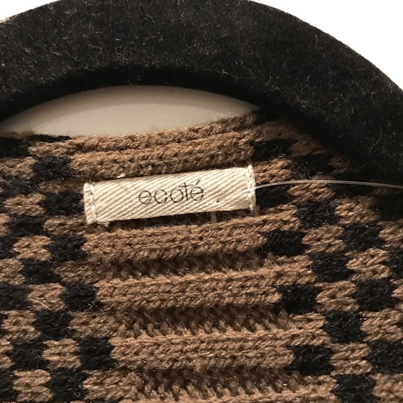 Urban Fringed Shawl - Picture 3 of 4